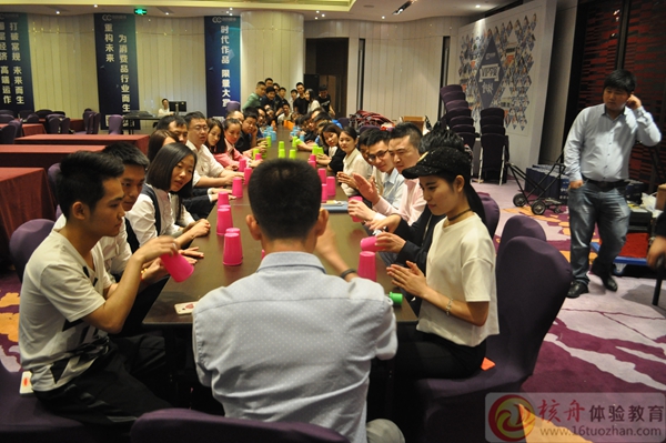 特別報導：全國200位頂尖服裝大咖演繹杯子舞體驗課！